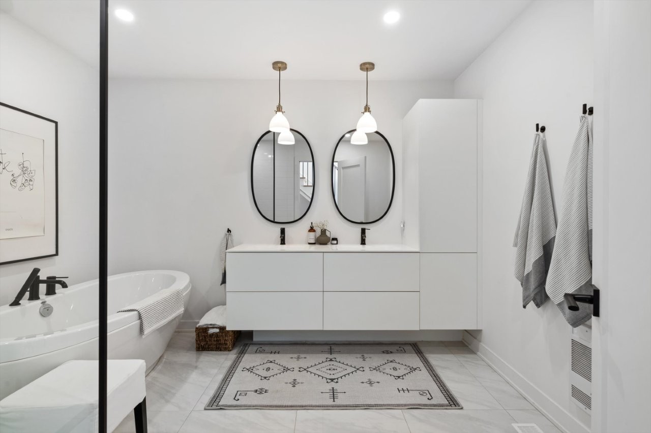 bathroom (1)